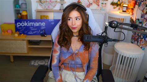 pokimane leaked pics|POKIMANE SHOWS HER TITS ON TWITCH LIVE STREAM。